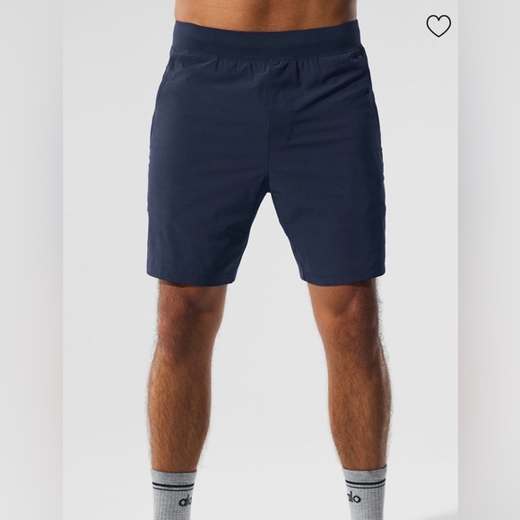 ALO Yoga Men's Repetition Short 7 Inseam Linerless (M) *BESTSELLER*